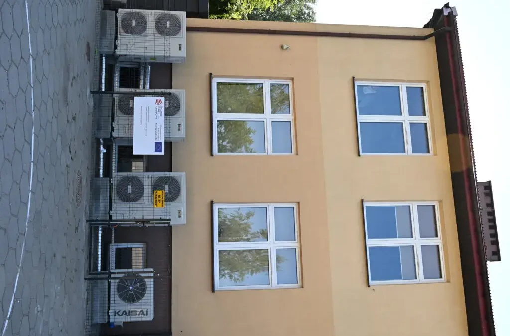 Szkoła w Oporowie po termomodernizacji – oszczędność i komfort