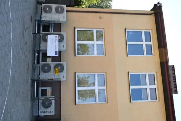 Szkoła w Oporowie po termomodernizacji – oszczędność i komfort