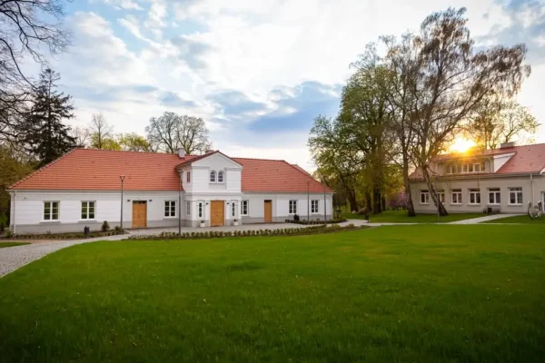 Central House w XIX-wiecznym Dworze w Leszczynku – muzyczna podróż w wyjątkowej scenerii