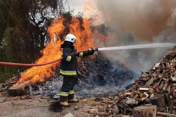 Pracowity czas dla strażaków z OSP Żychlin – wypadek jednośladu i ewakuacja pacjenta