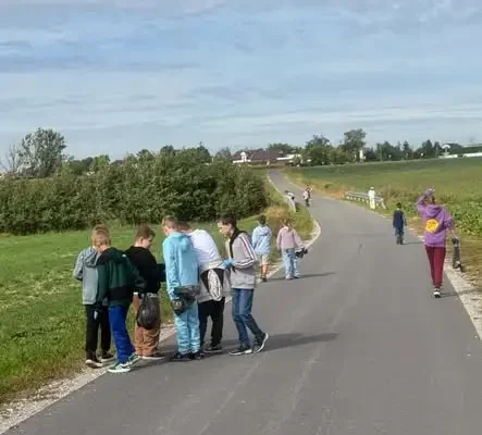 Uczniowie ze szkoły w Gniewkowcu posprzątali okolicę w ramach akcji „Sprzątanie świata”