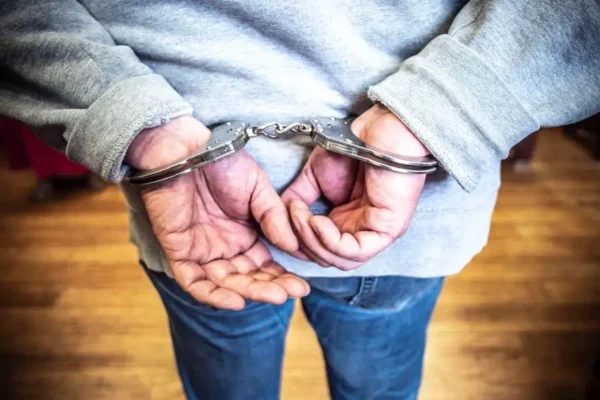 Kutno: 40-latek usłyszał zarzuty za włamanie do sklepu i jazdę pod wpływem narkotyków