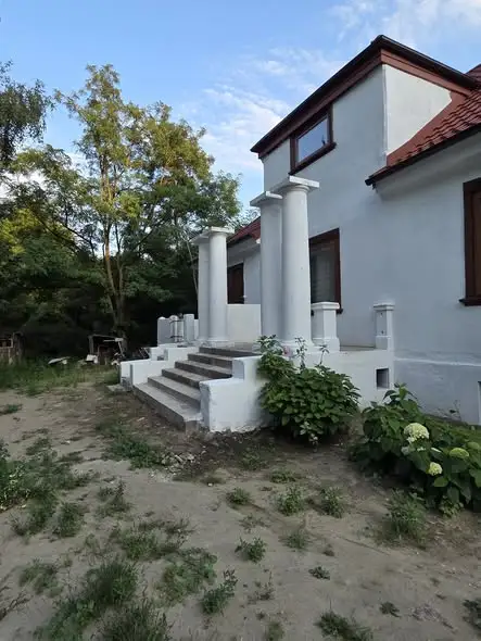 Dom Oficjalisty w Poborzu odzyskał blask – zakończono renowację