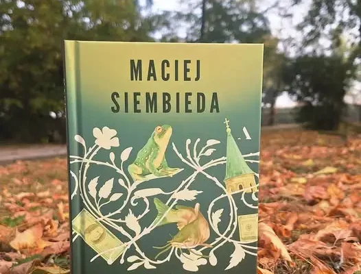 Jesienna lektura w bibliotece w Zychlinie: Maciej Siembieda i jego nowele