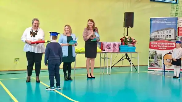 Pierwszoklasiści z Nowego złożyli ślubowanie na hali sportowej