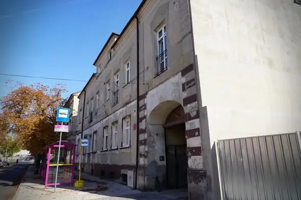 Kutno: rusza budowa nowego skrzydła kamienicy przy Sienkiewicza 9